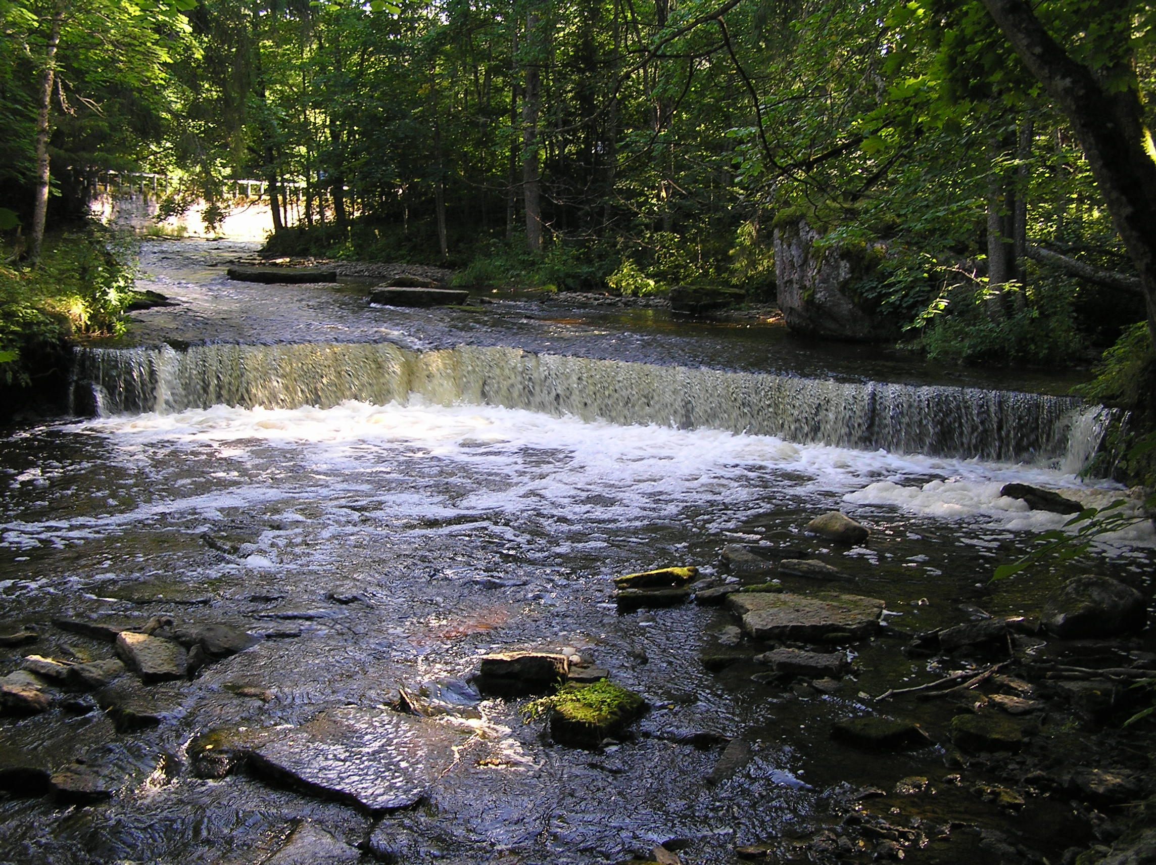 Nõmmeveski juga Valgejõel
